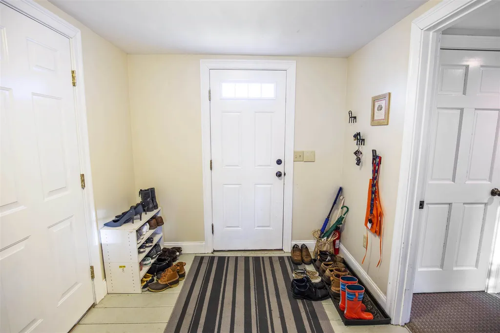 66 Haverhill Road Chester NH 03036