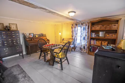 66 Haverhill Road Chester NH 03036