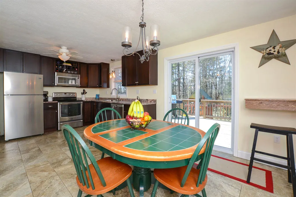 9 Mountain View Lane Rochester NH 03867