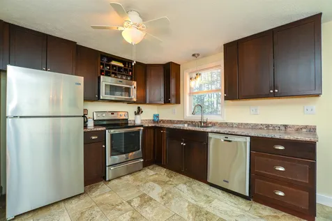 9 Mountain View Lane Rochester NH 03867
