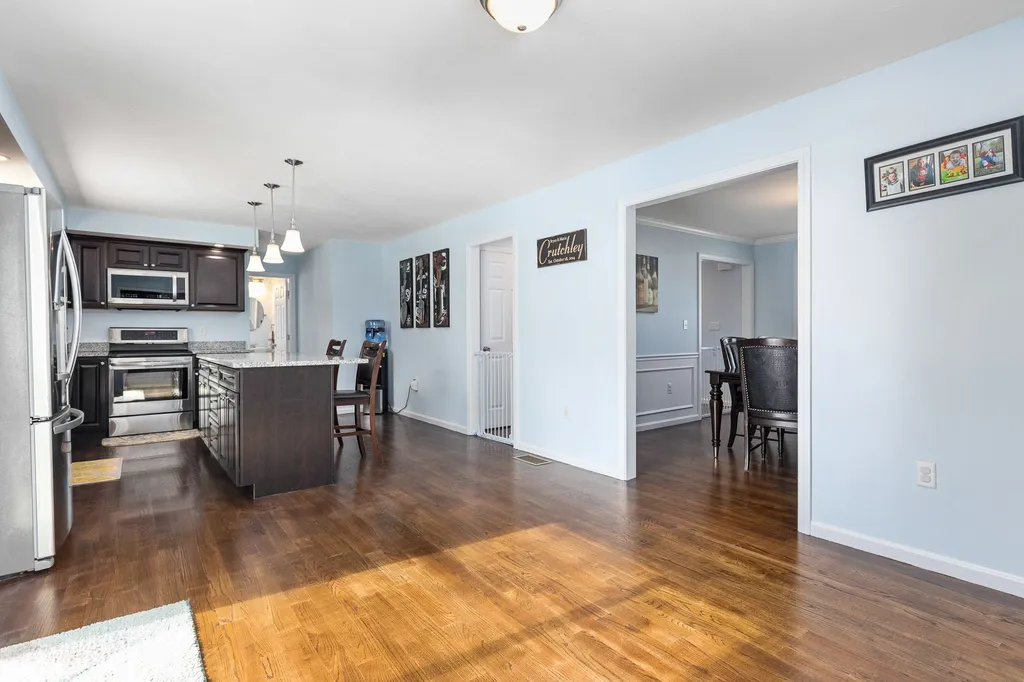 4 Sydney Lane Epping NH 03042