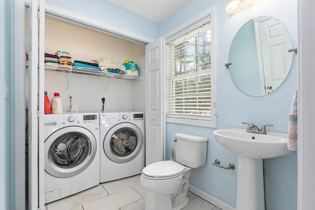 4 Sydney Lane Epping NH 03042