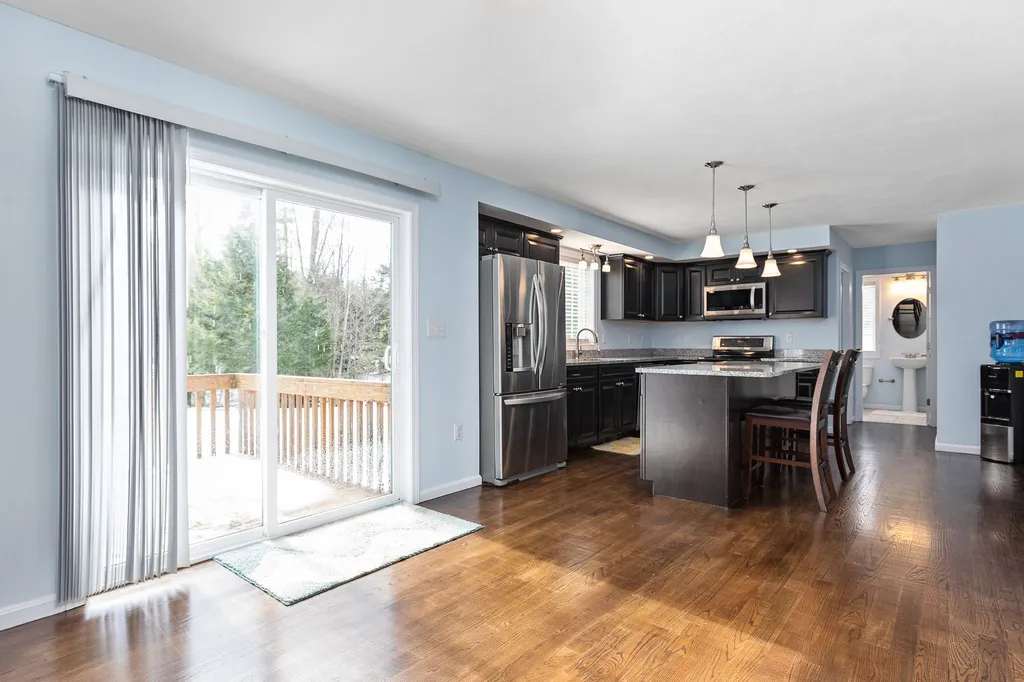 4 Sydney Lane Epping NH 03042