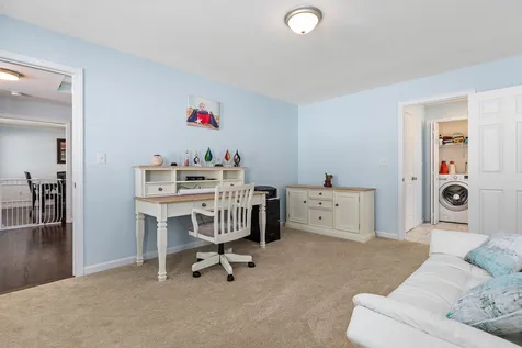 4 Sydney Lane Epping NH 03042