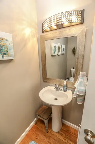 22 Amy Way Concord NH 03303
