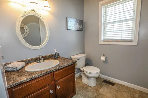 22 Amy Way Concord NH 03303