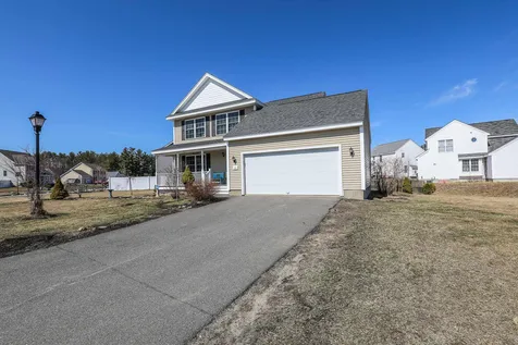 22 Amy Way Concord NH 03303