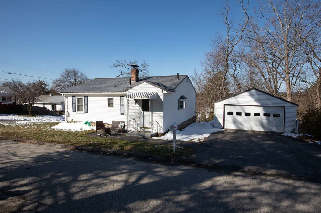 76 Garfield Street Manchester NH 03103
