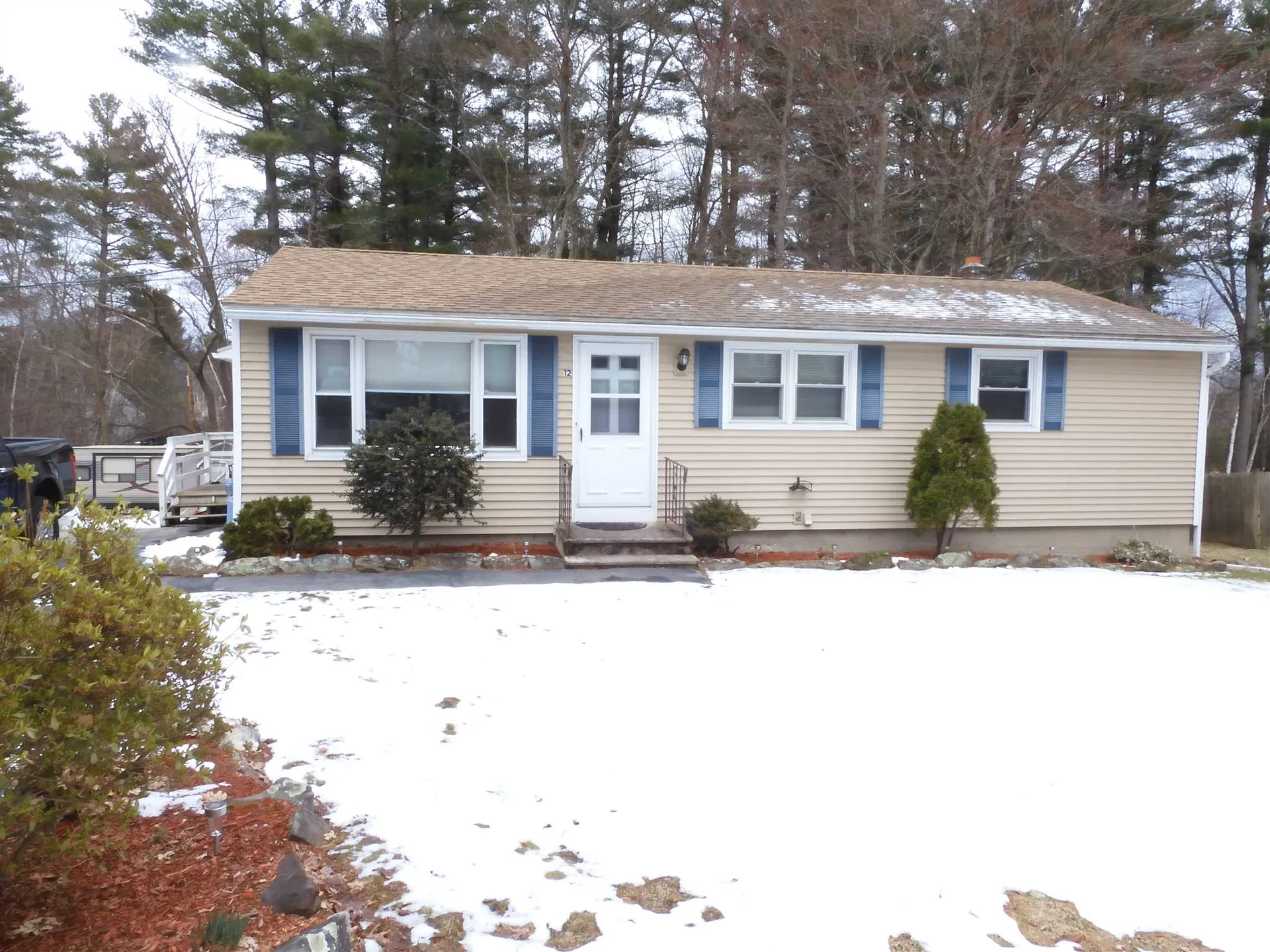 12 Bradford Drive Salem NH 03079