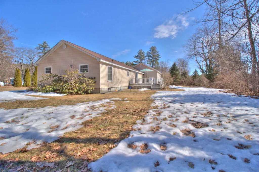 18 Boynton Road Meredith NH 03253