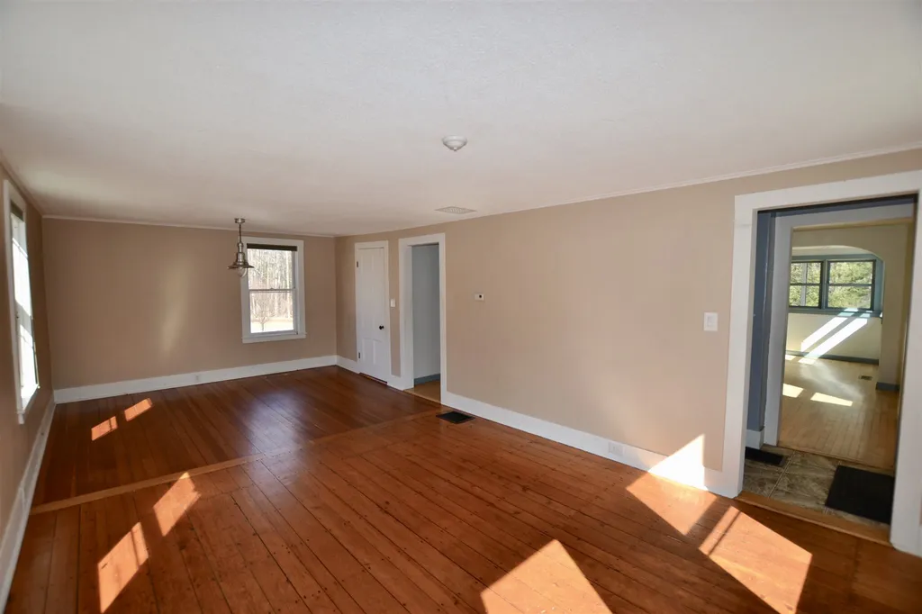 9 Wallace Street Antrim NH 03440