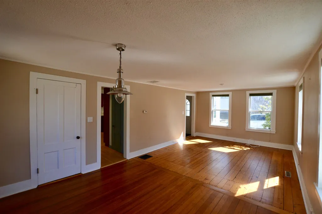9 Wallace Street Antrim NH 03440