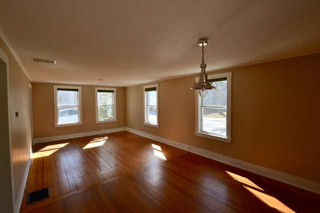 9 Wallace Street Antrim NH 03440