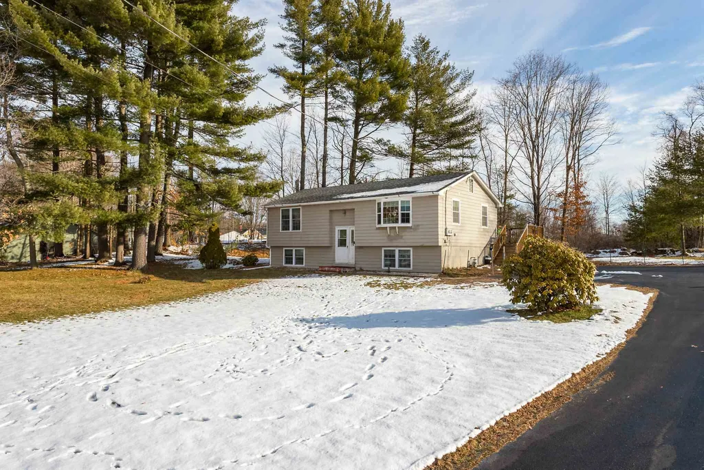198 Maple Street Somersworth NH 03878