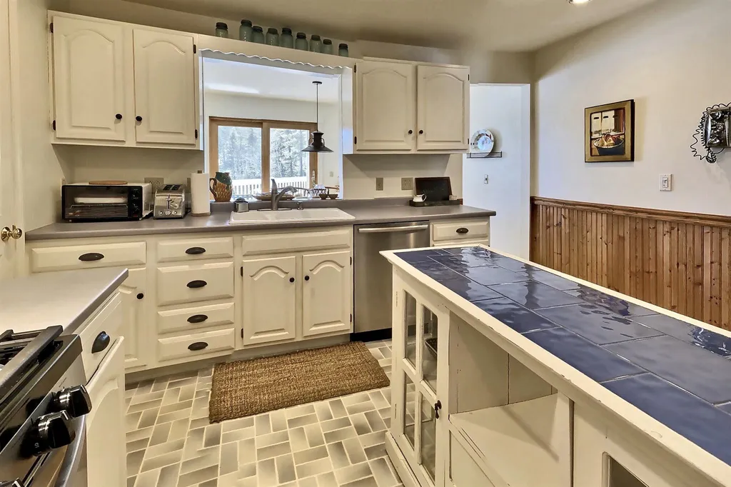 808 Jobs Creek Road Sunapee NH 03782