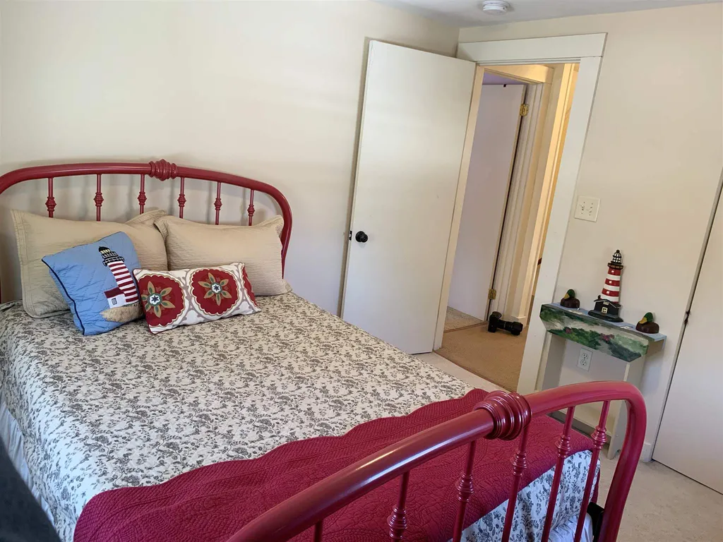66 Wilders Grove Road Newton NH 03858
