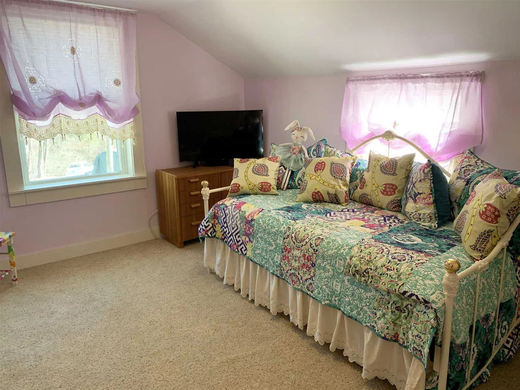 66 Wilders Grove Road Newton NH 03858
