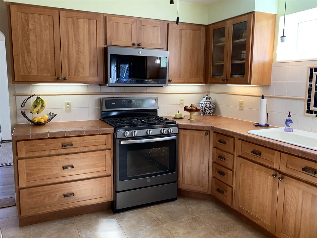 66 Wilders Grove Road Newton NH 03858