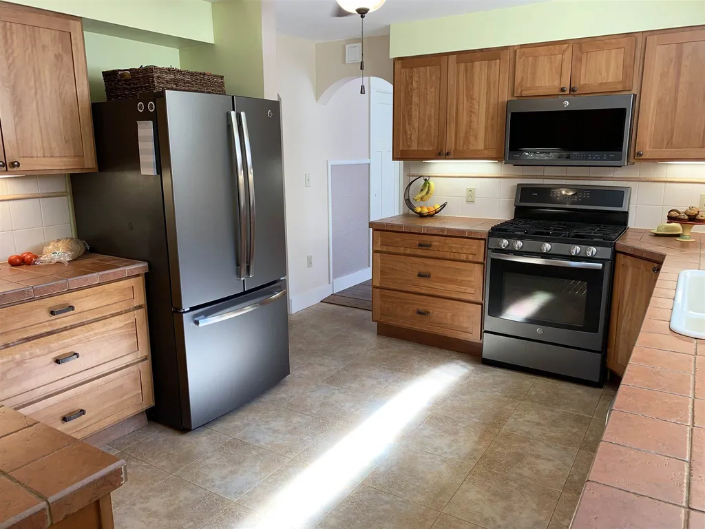 66 Wilders Grove Road Newton NH 03858
