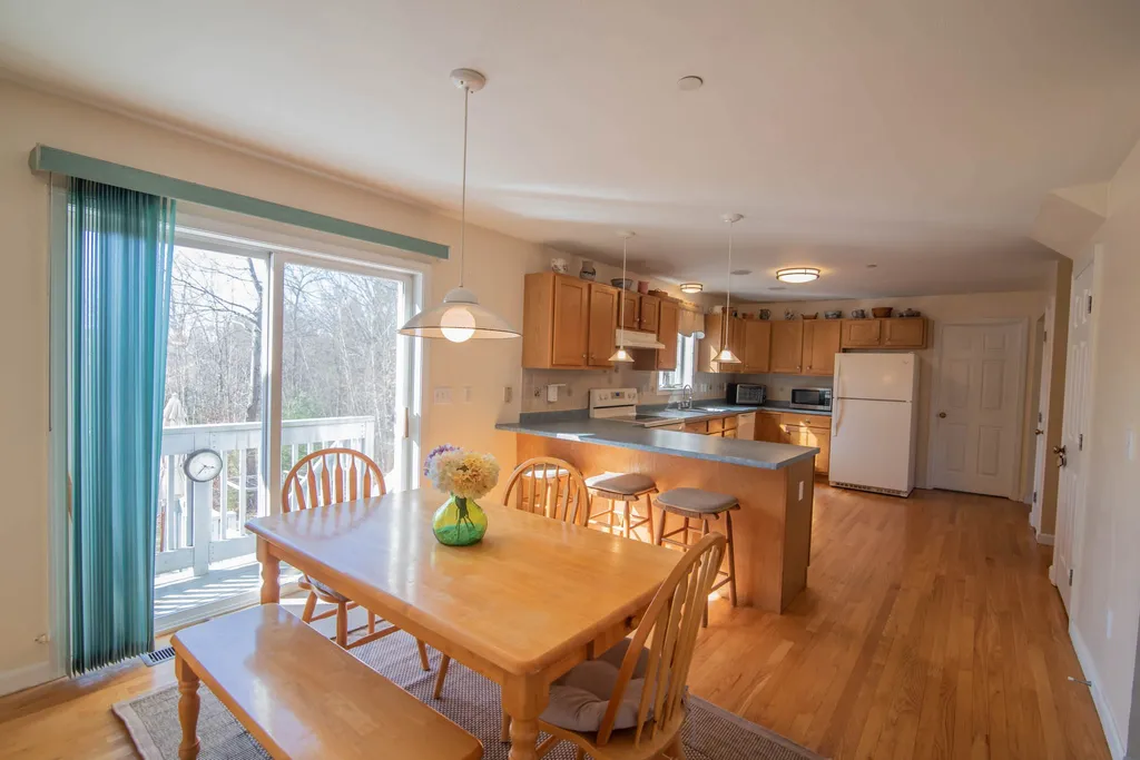 17 Meetinghouse Drive Londonderry NH 03053