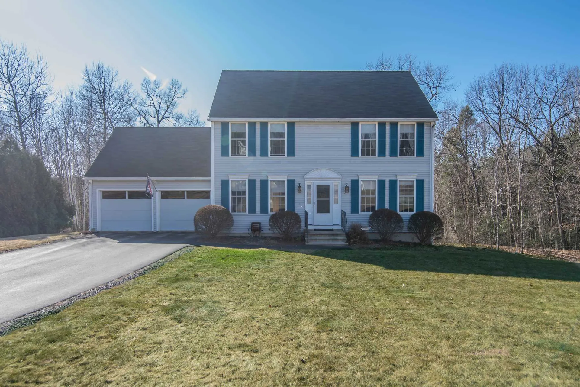 17 Meetinghouse Drive Londonderry NH 03053