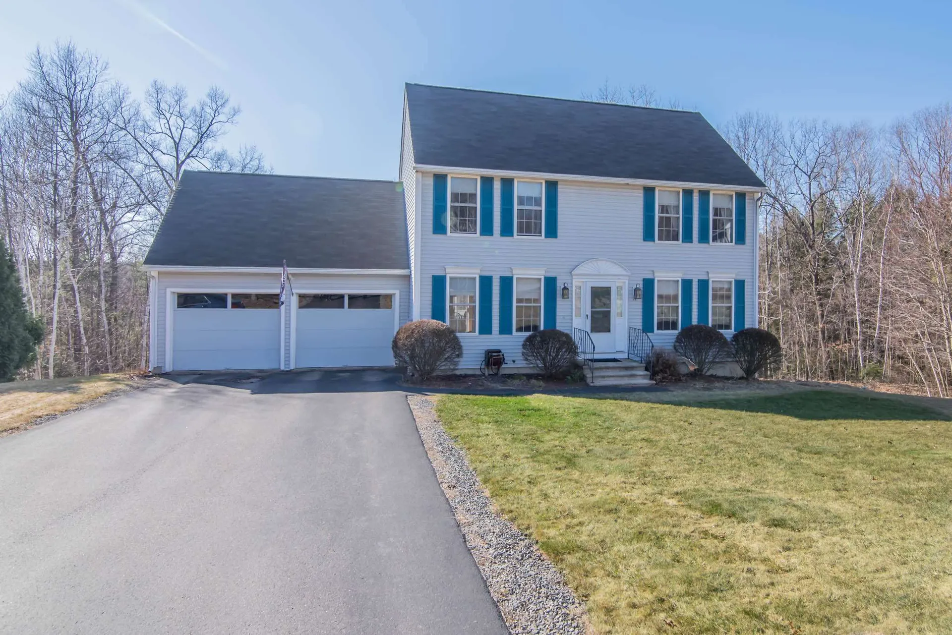 17 Meetinghouse Drive Londonderry NH 03053