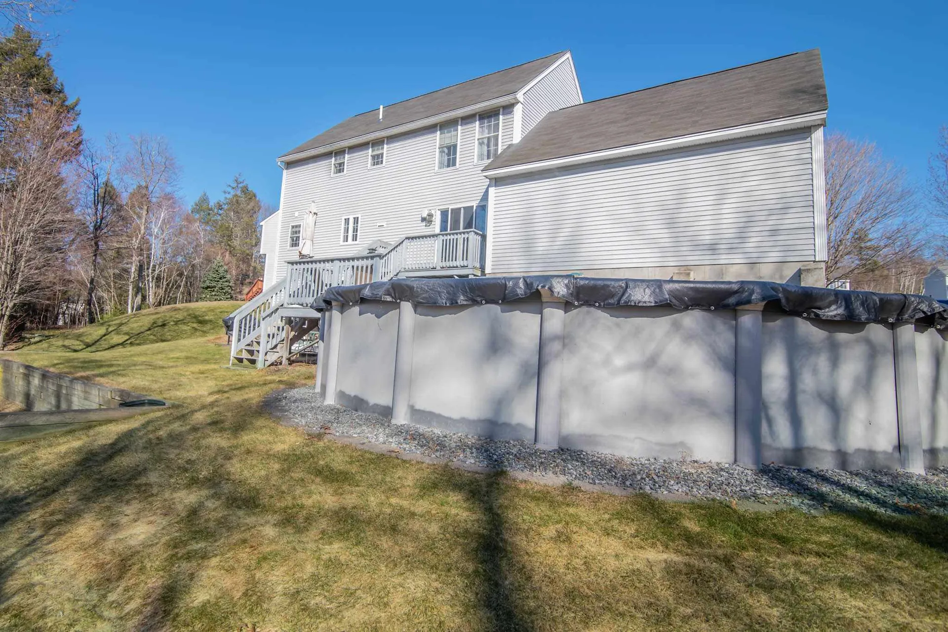17 Meetinghouse Drive Londonderry NH 03053
