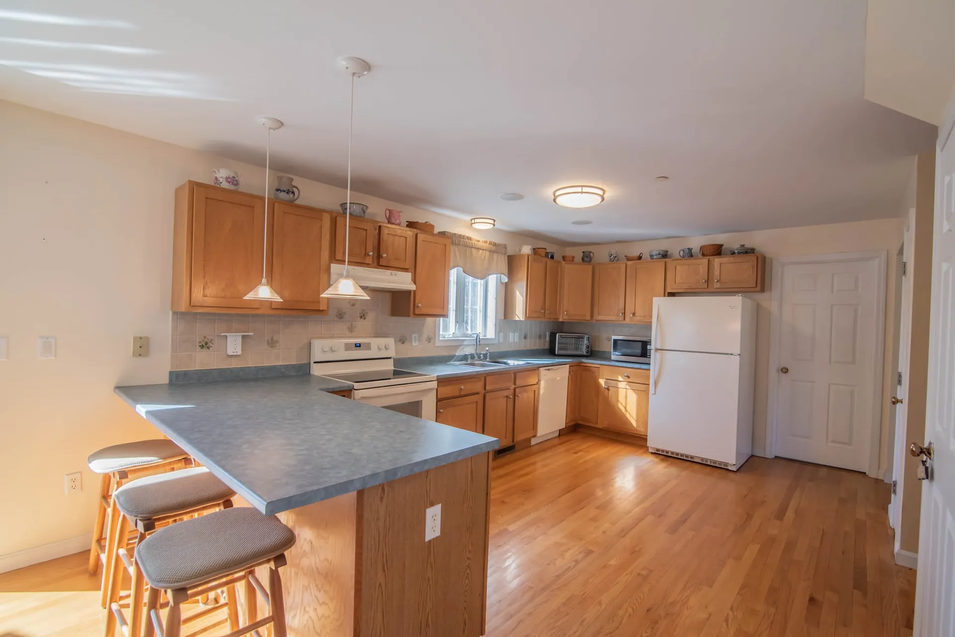 17 Meetinghouse Drive Londonderry NH 03053