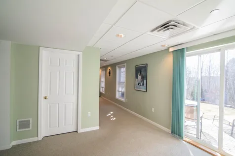 17 Meetinghouse Drive Londonderry NH 03053