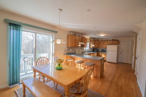 17 Meetinghouse Drive Londonderry NH 03053