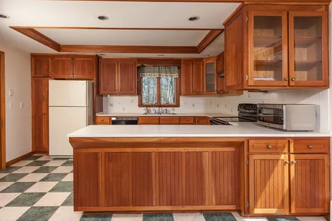 16 Donica Road York ME 03909