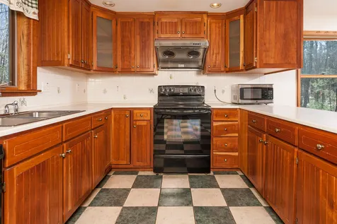 16 Donica Road York ME 03909