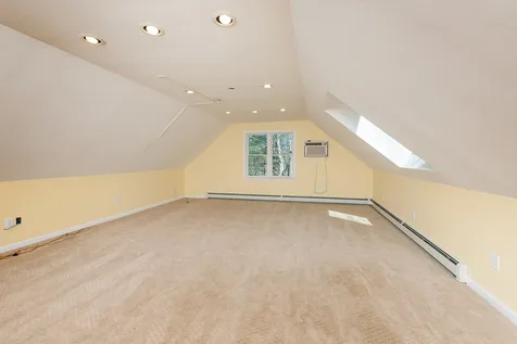 16 Donica Road York ME 03909