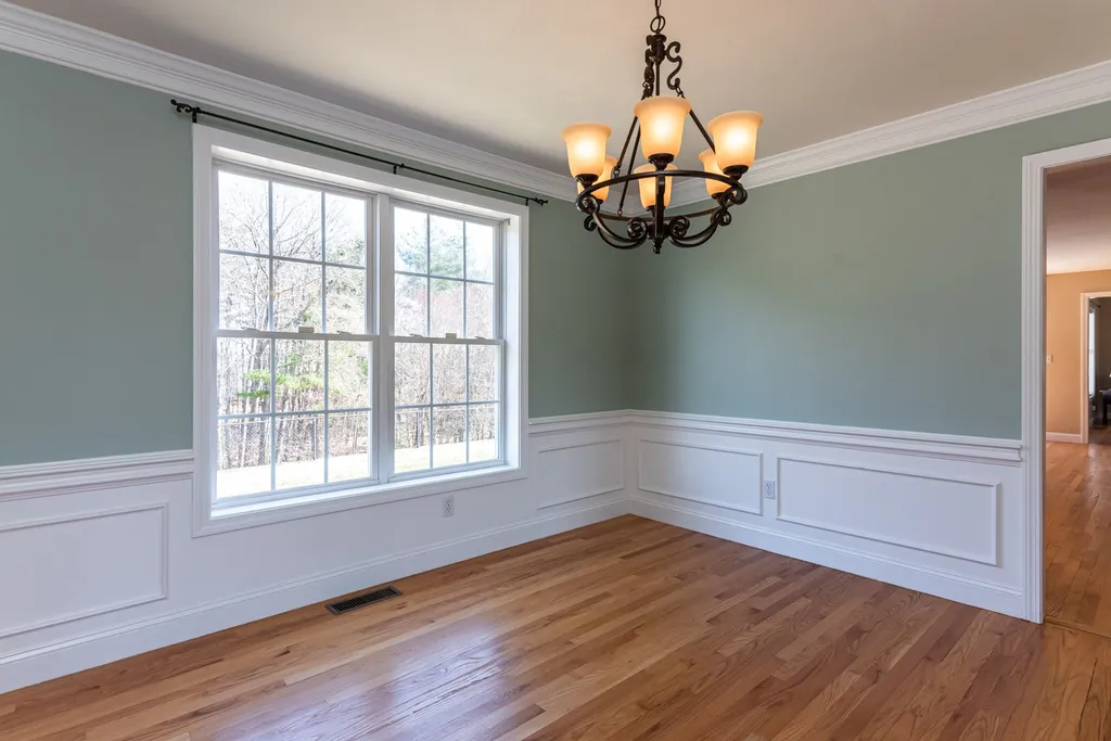 31 Hawk Drive Salem NH 03079