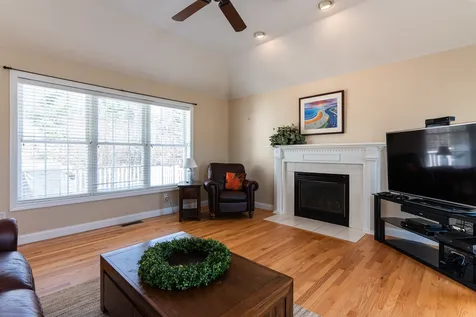 31 Hawk Drive Salem NH 03079