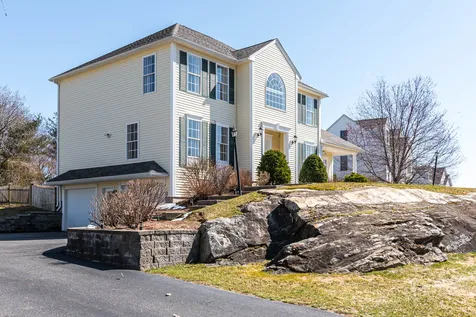 31 Hawk Drive Salem NH 03079