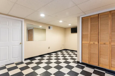 31 Hawk Drive Salem NH 03079