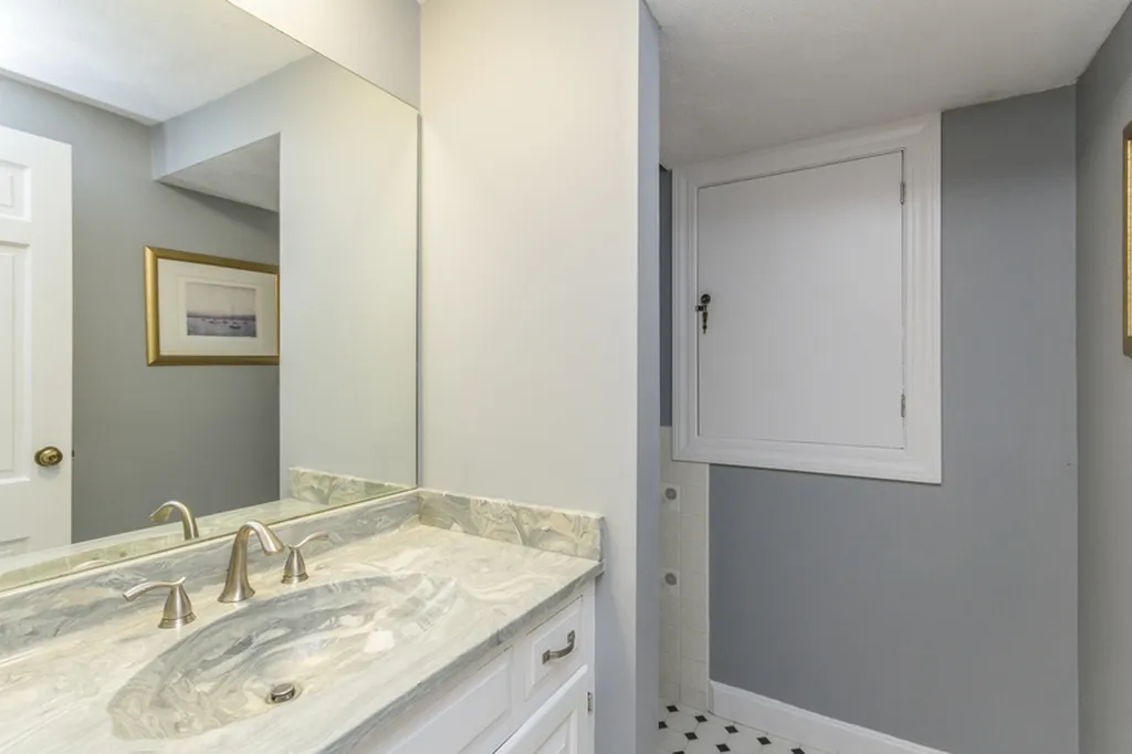 17 Storybrook Lane Amherst NH 03031