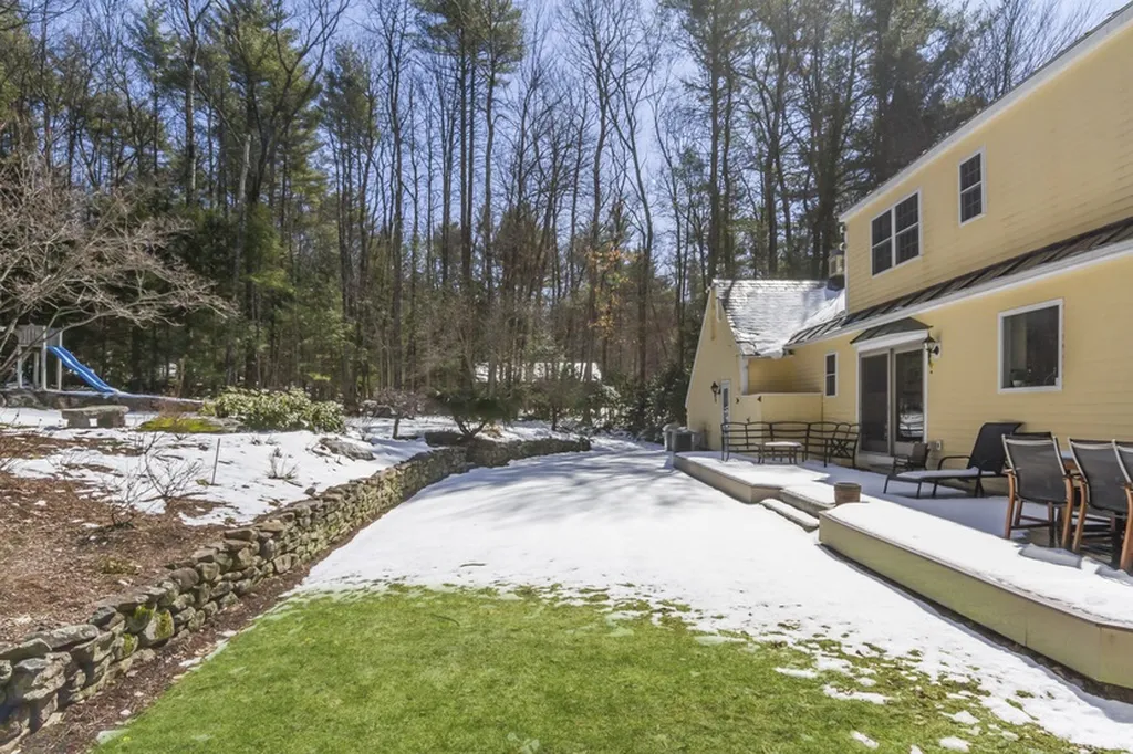 17 Storybrook Lane Amherst NH 03031