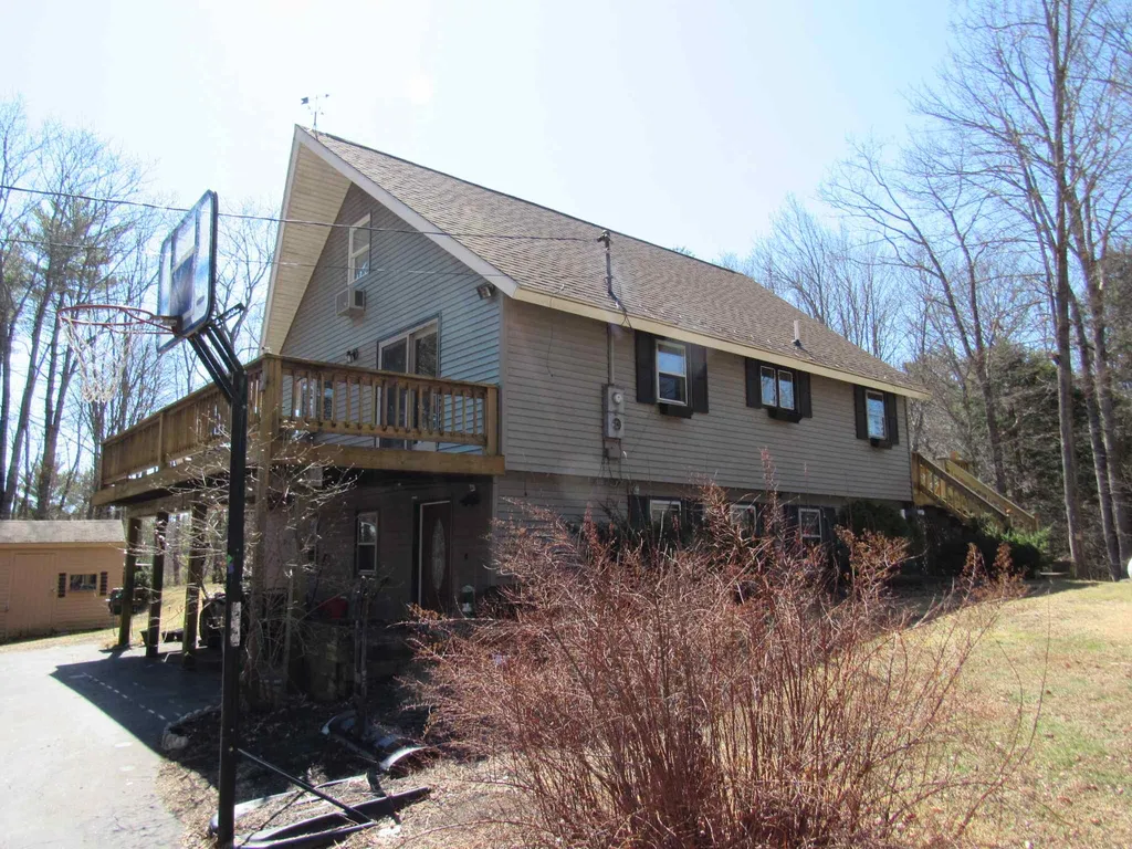 17 Pleasant Street Chichester NH 03258