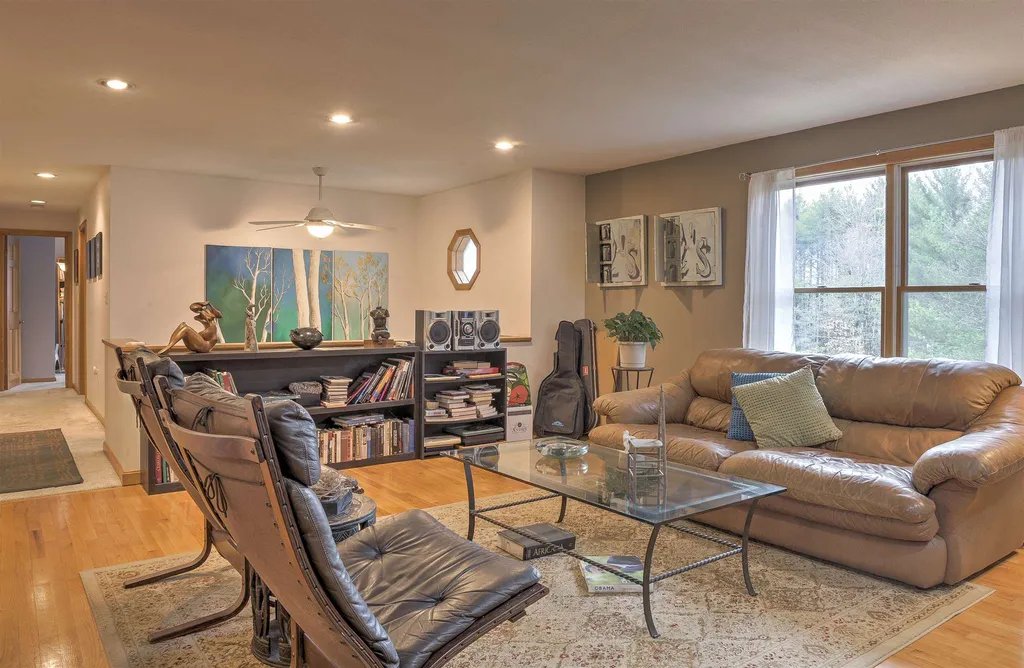 30 Highland Circle Swanzey NH 03446