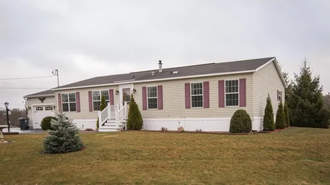 145 Freedom Hill Road Hampstead NH 03841