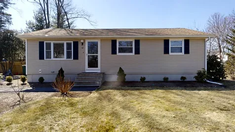 52 Woodfield Street Nashua NH 03062