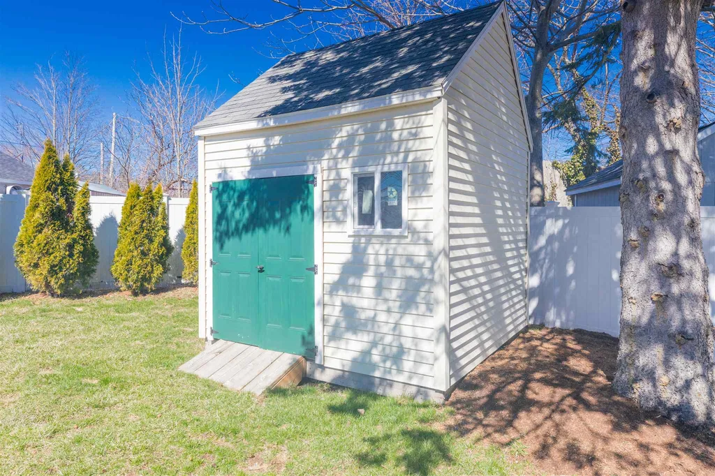 12 Tuck Road Hampton NH 03842