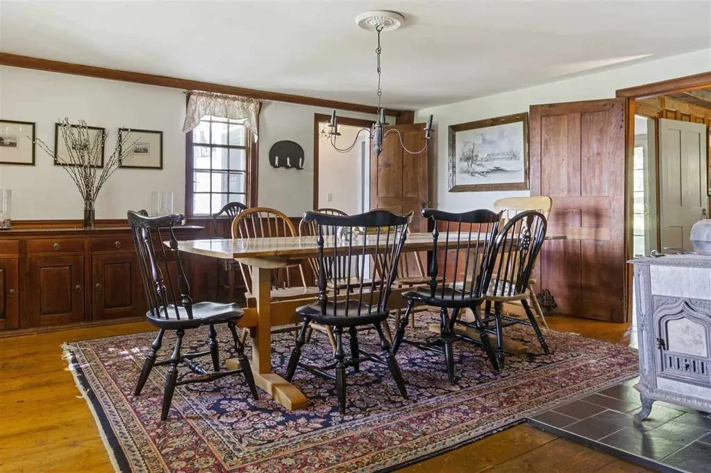 86 Temple Road Sharon NH 03458