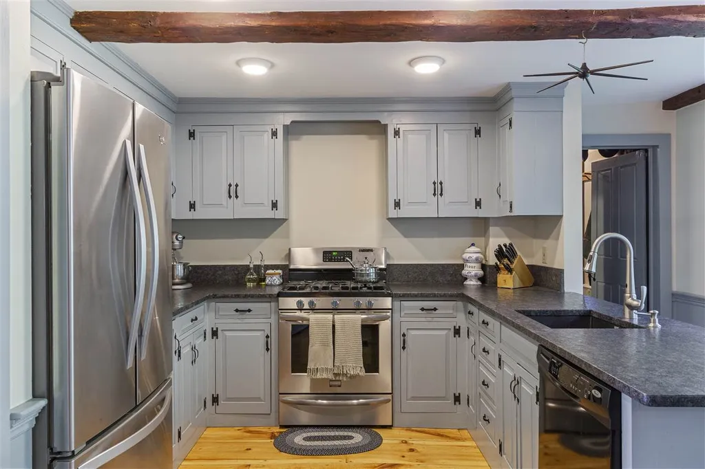 86 Temple Road Sharon NH 03458