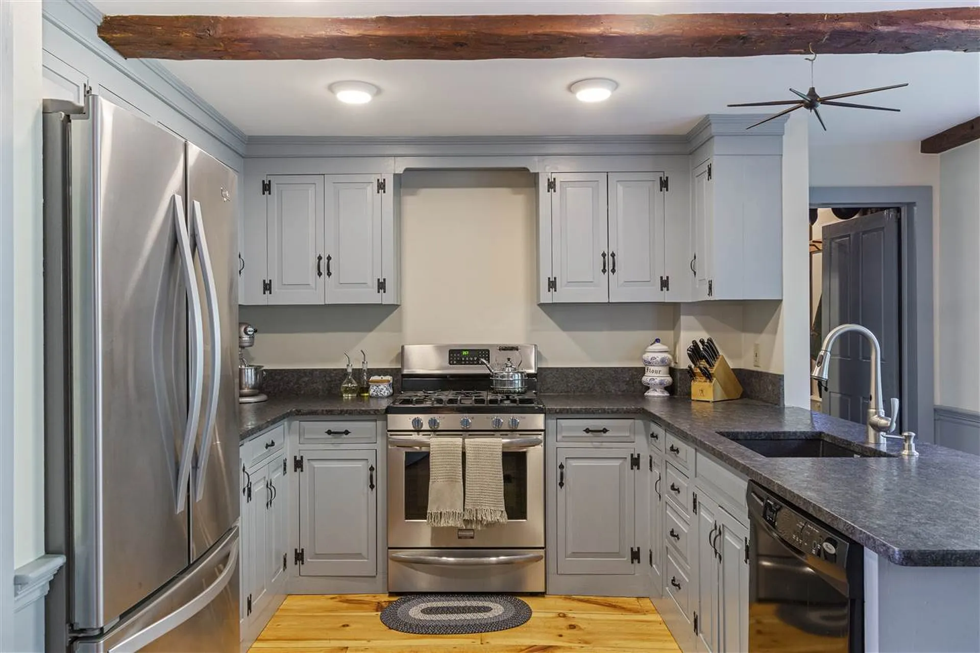86 Temple Road Sharon NH 03458