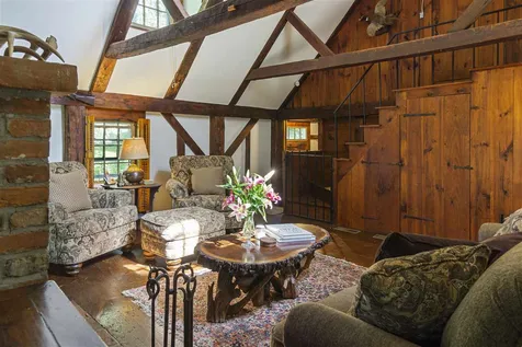 86 Temple Road Sharon NH 03458