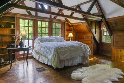 86 Temple Road Sharon NH 03458