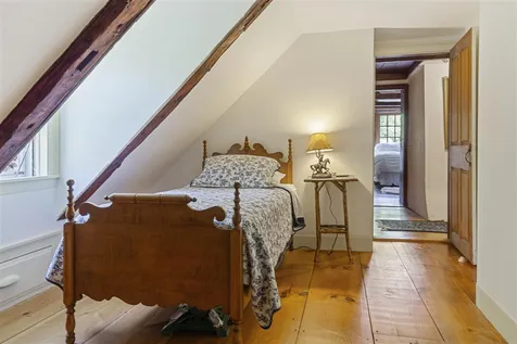 86 Temple Road Sharon NH 03458